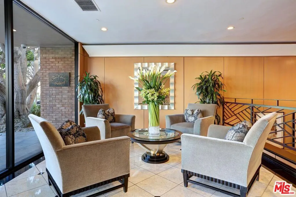 211 S Spalding Drive 109s, Beverly Hills, California 90212 home-pic-25