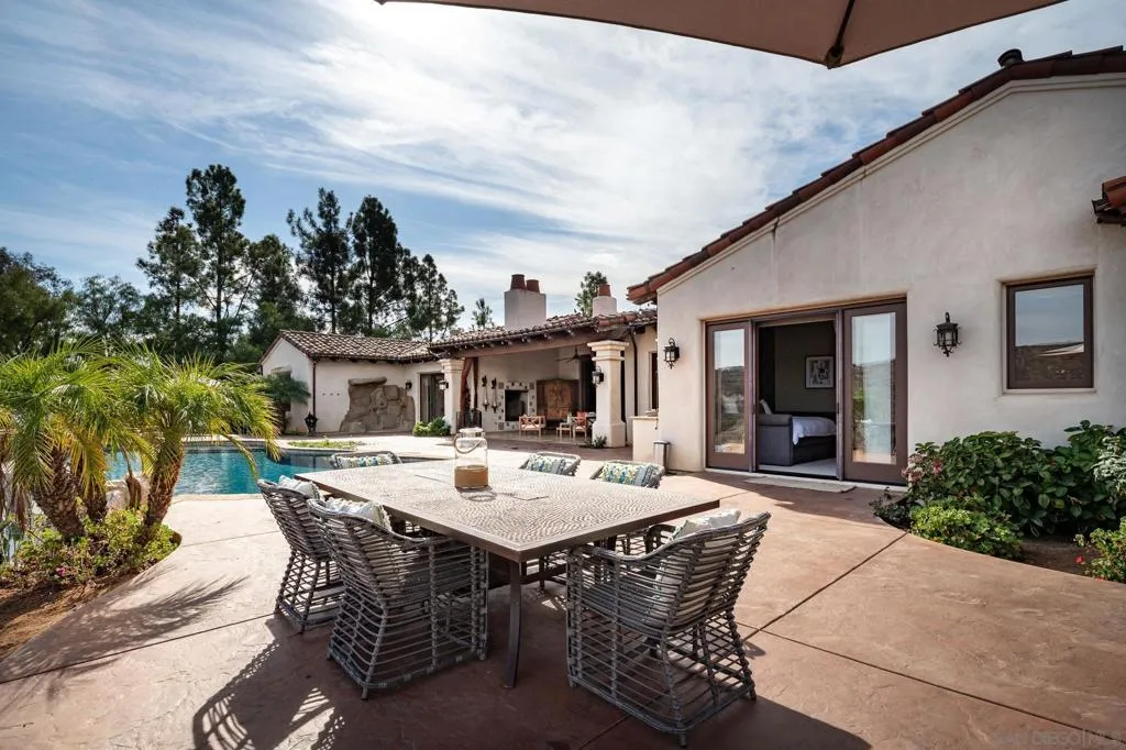 16531 Zumaque, Rancho Santa Fe, California 92067 home-pic-32