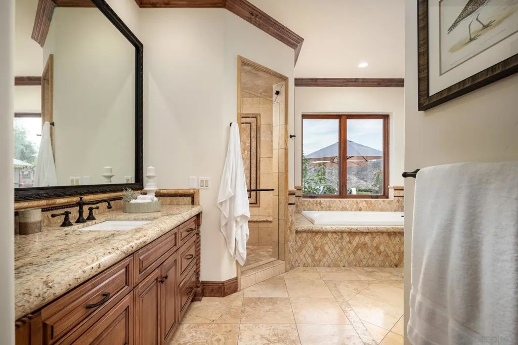16531 Zumaque, Rancho Santa Fe, California 92067 home-pic-22