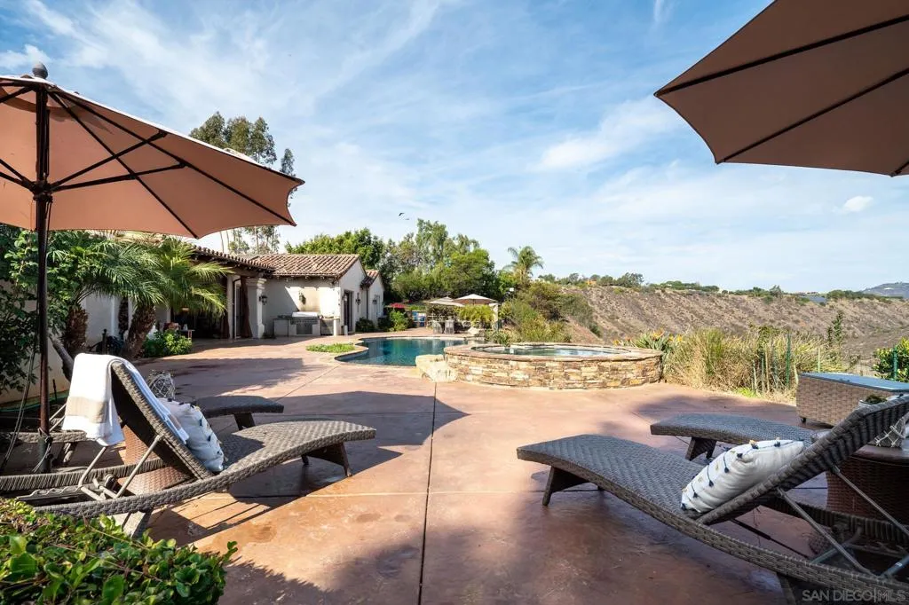 16531 Zumaque, Rancho Santa Fe, California 92067 home-pic-40