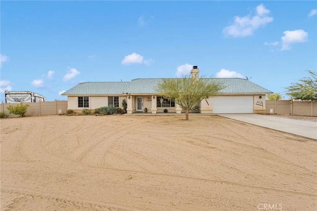 6720 Mono Road, Phelan, California 92371 home-pic-1