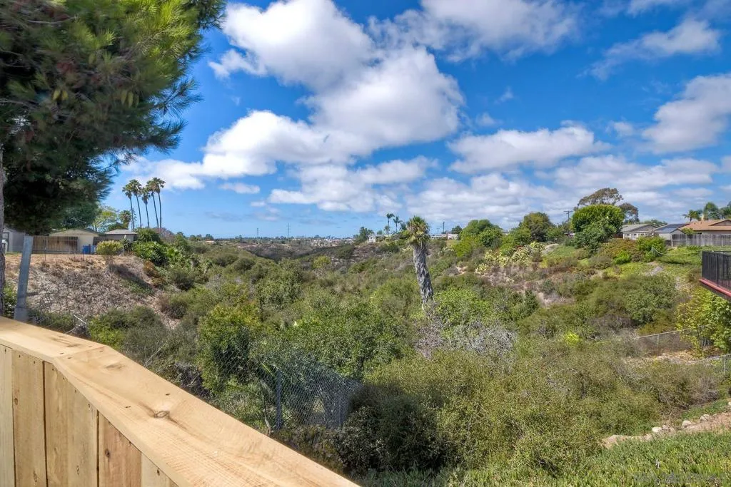 5162 Limerick Ave, San Diego, California 92117 home-pic-24