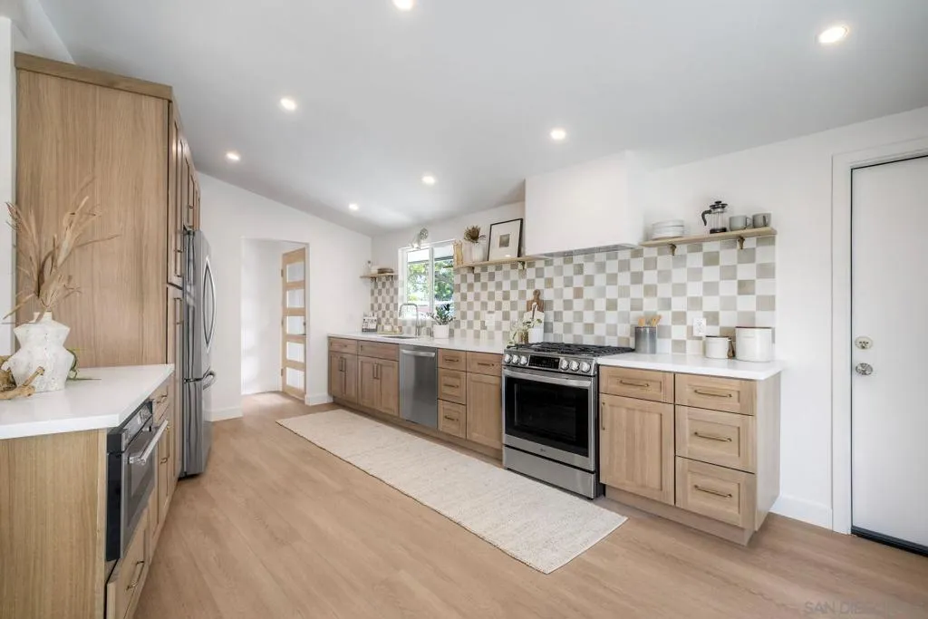 5162 Limerick Ave, San Diego, California 92117 home-pic-6