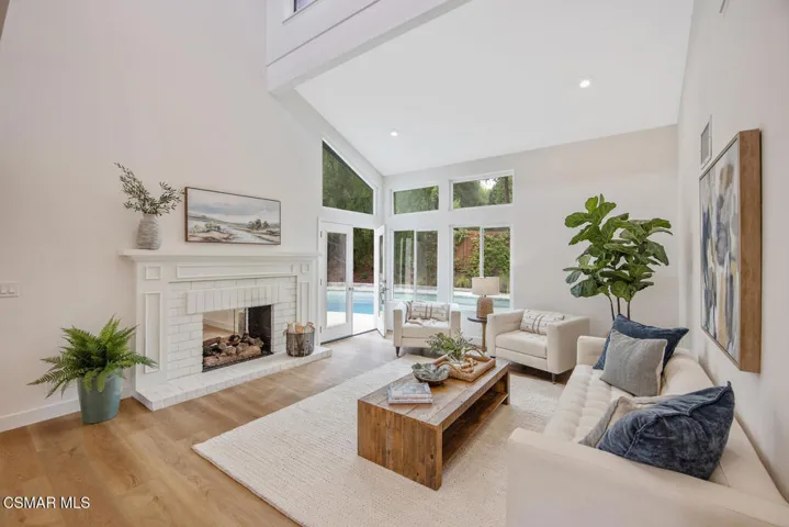 2116 Glastonbury Rd Westlake-large-007-0