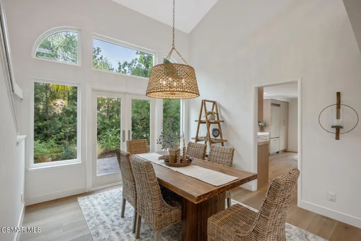 2116 Glastonbury Rd Westlake-large-011-0