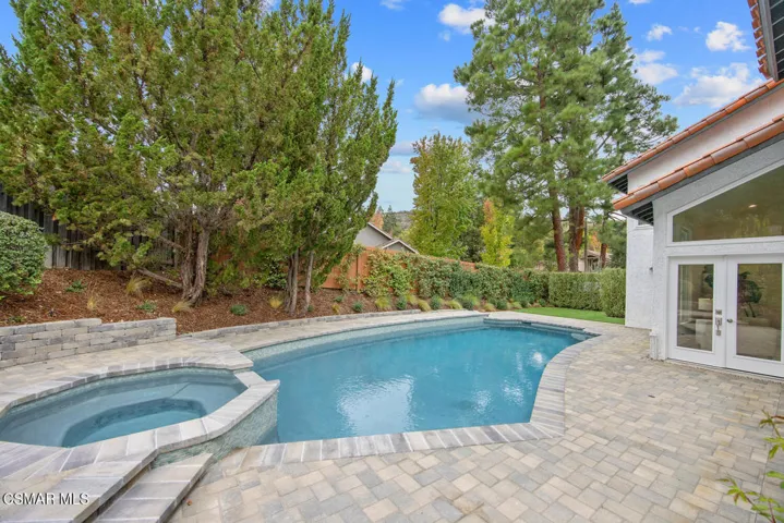 2116 Glastonbury Rd Westlake-large-052-0