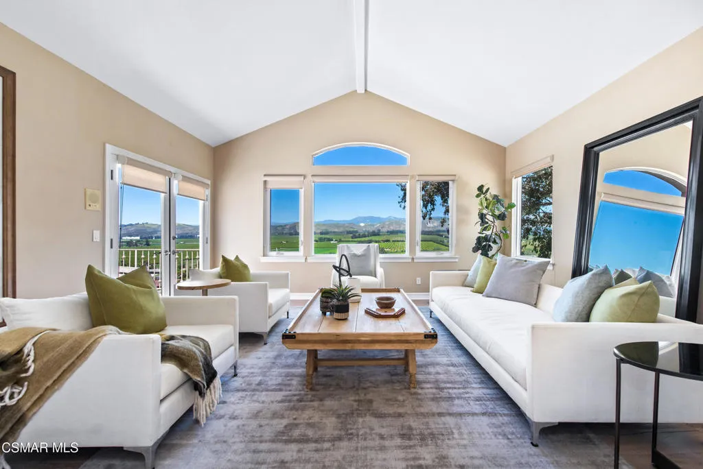 1074 Deseo Avenue, Camarillo, California 93010 home-pic-7