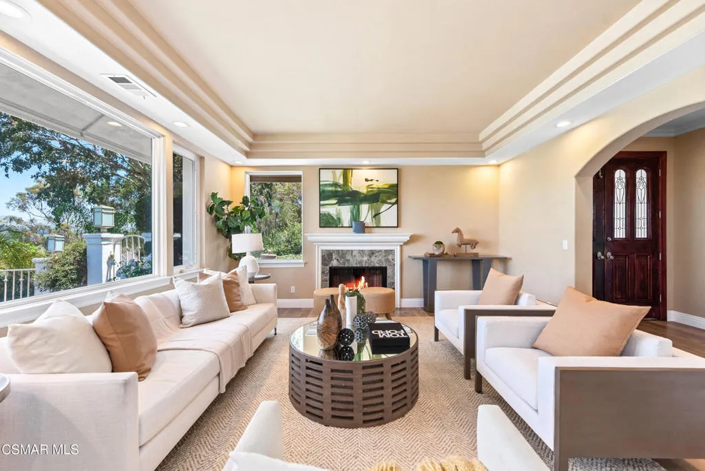 1074 Deseo Avenue, Camarillo, California 93010 home-pic-8