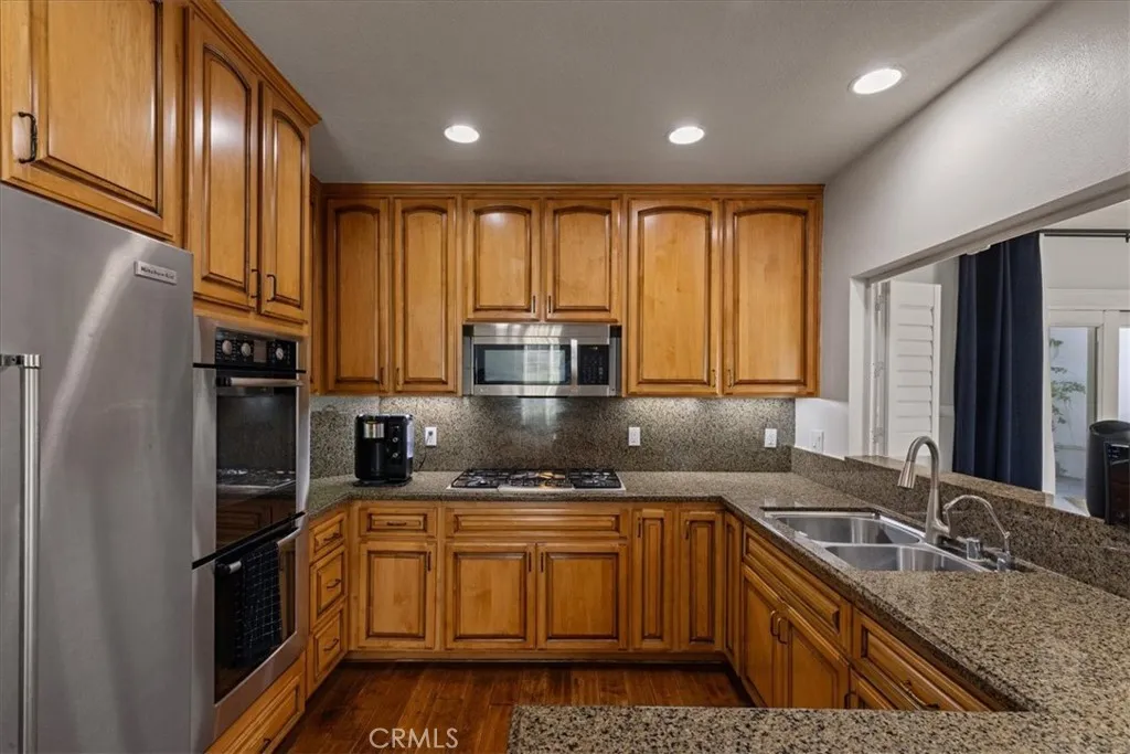 26010 Coronado Court, Valencia, California 91355 home-pic-4