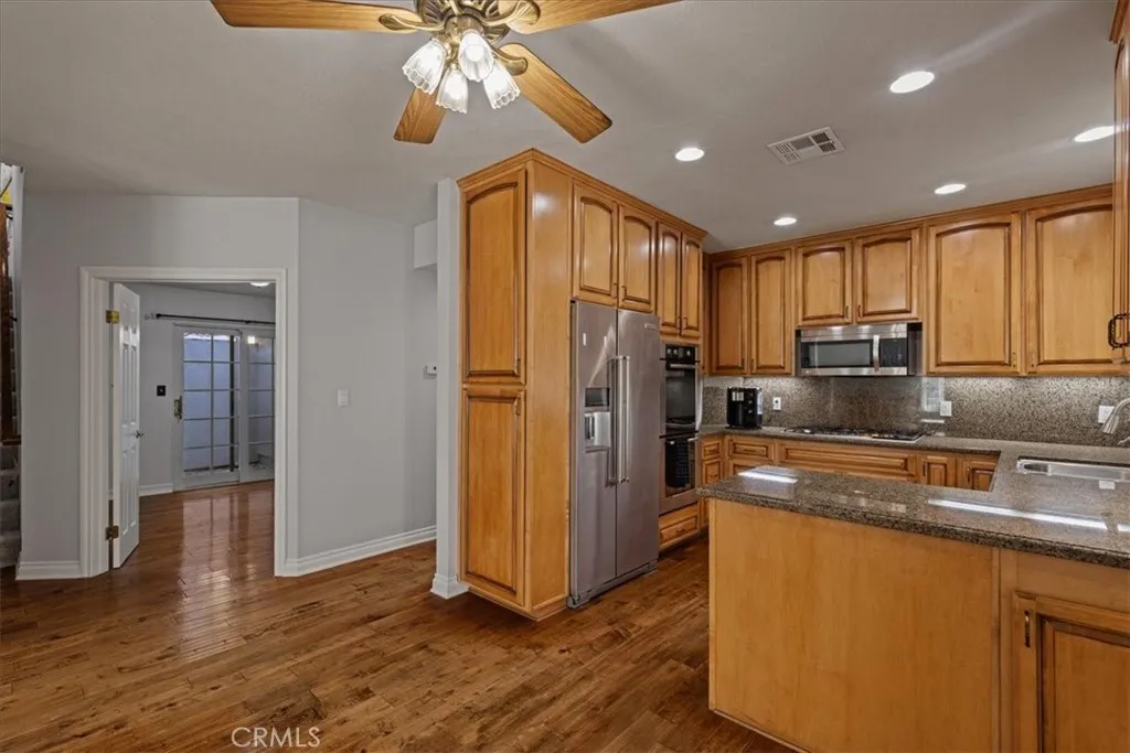 26010 Coronado Court, Valencia, California 91355 home-pic-6