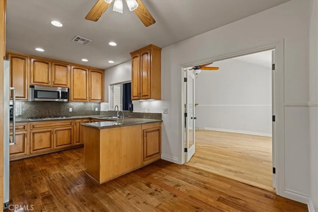 26010 Coronado Court, Valencia, California 91355 home-pic-5