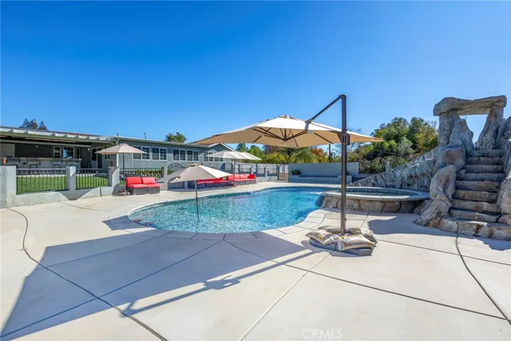 30245 Santa Fe, Hemet, California 92543