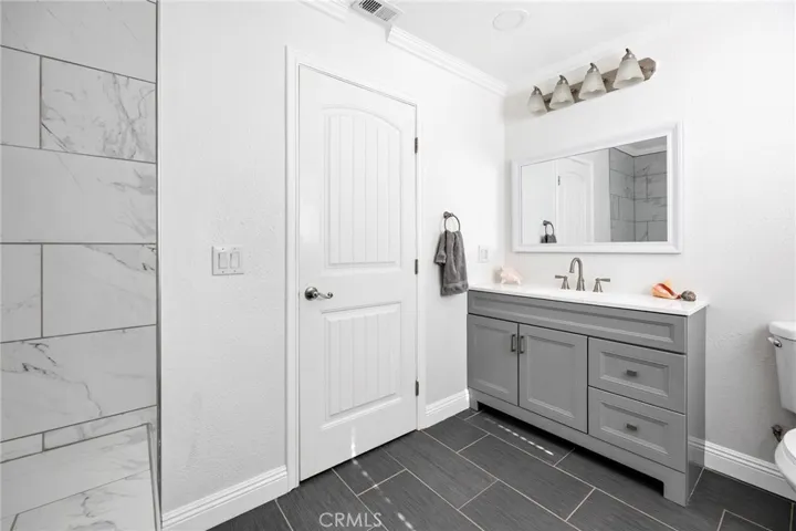 30245 Santa Fe, Hemet, California 92543