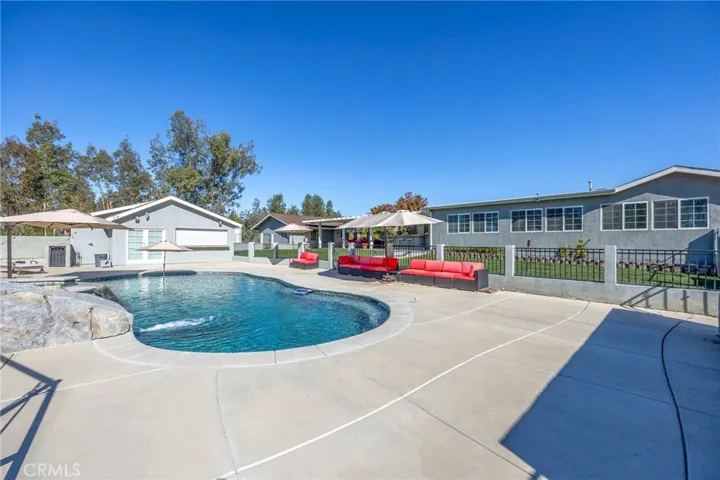 30245 Santa Fe, Hemet, California 92543
