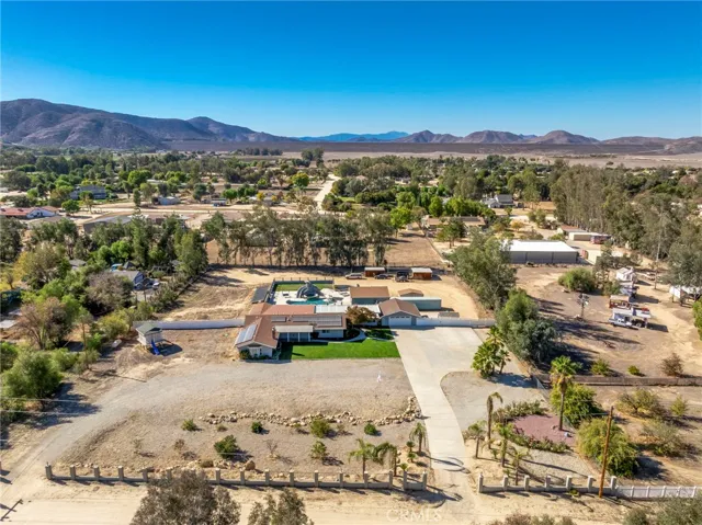 30245 Santa Fe, Hemet, California 92543