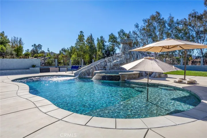 30245 Santa Fe, Hemet, California 92543