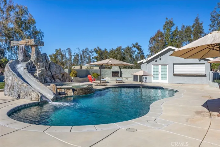 30245 Santa Fe, Hemet, California 92543