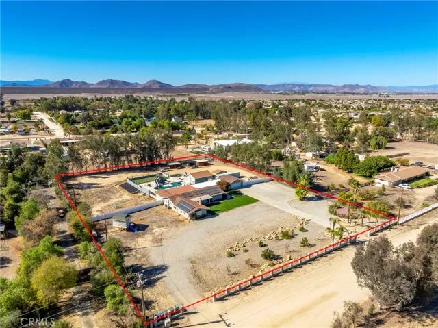30245 Santa Fe, Hemet, California 92543