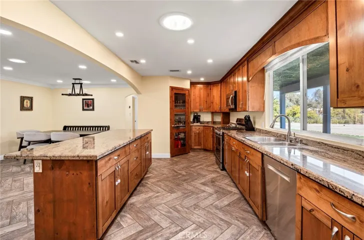 30245 Santa Fe, Hemet, California 92543