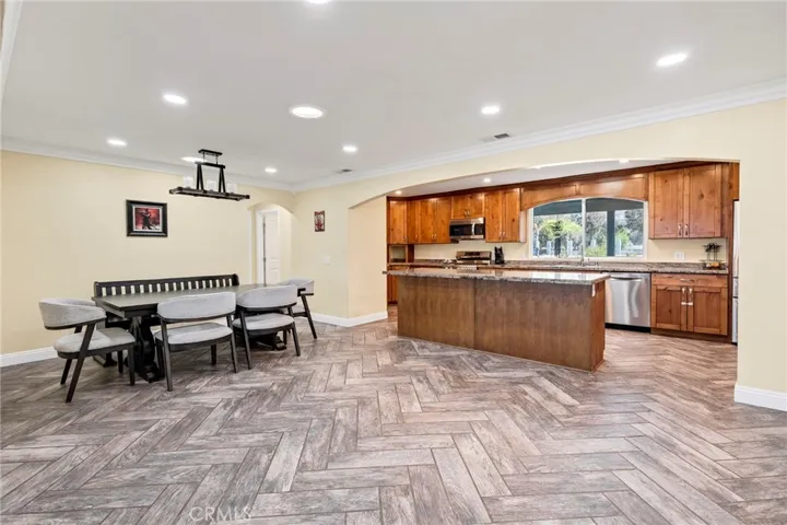 30245 Santa Fe, Hemet, California 92543