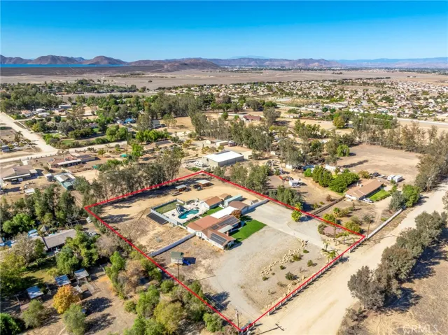 30245 Santa Fe, Hemet, California 92543