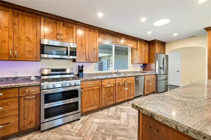 30245 Santa Fe, Hemet, California 92543