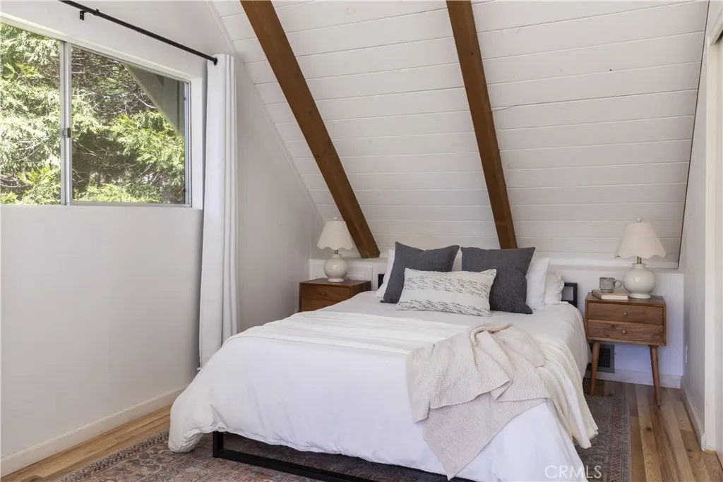 416 Klamath Drive, Lake Arrowhead, California 92352 home-pic-16