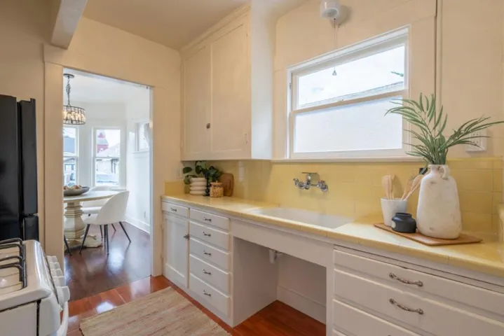 139 Carmel Avenue, Pacific Grove, California 93950