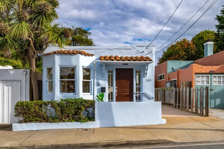 139 Carmel Avenue, Pacific Grove, California 93950