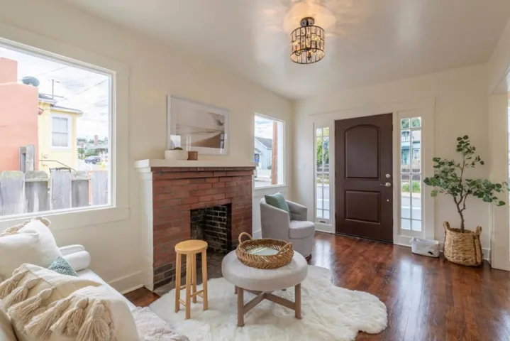 139 Carmel Avenue, Pacific Grove, California 93950
