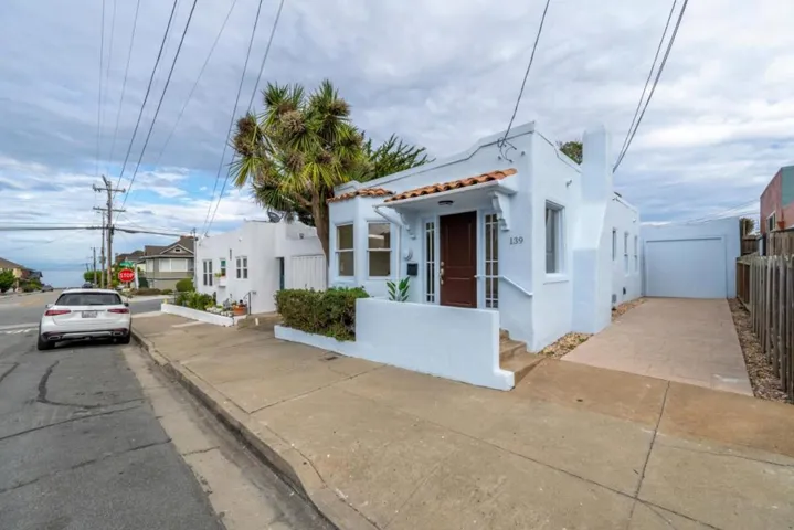 139 Carmel Avenue, Pacific Grove, California 93950
