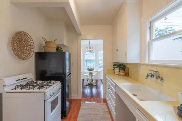 139 Carmel Avenue, Pacific Grove, California 93950