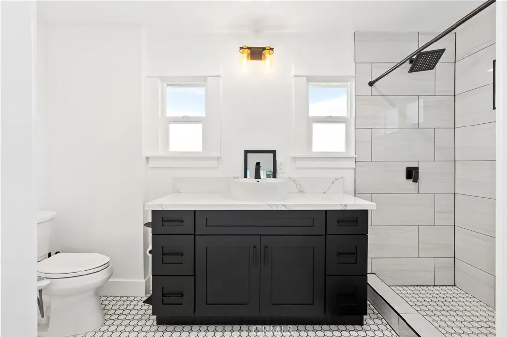 1148 Locust Avenue, Long Beach, California 90813 home-pic-16