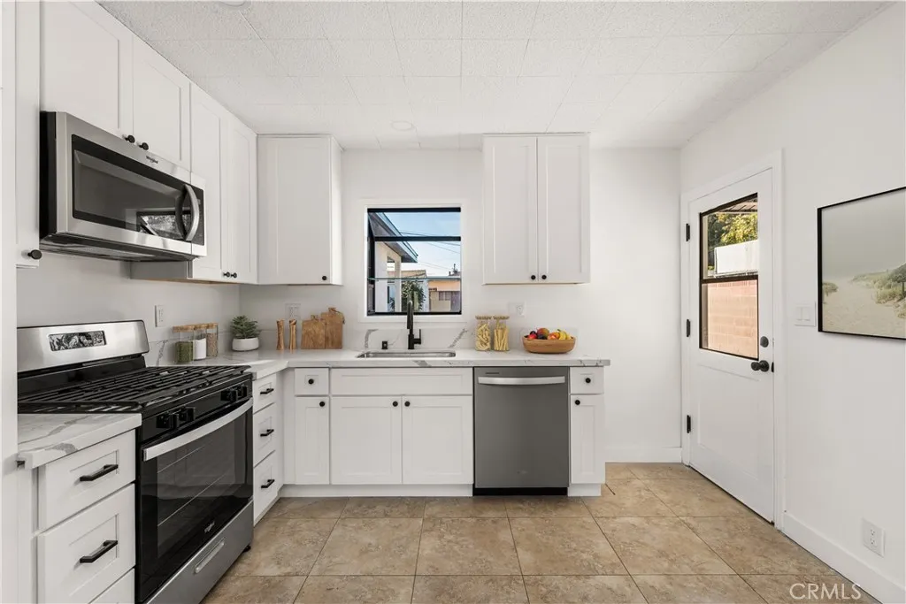 13809 Roseton Avenue, Norwalk, California 90650 home-pic-4