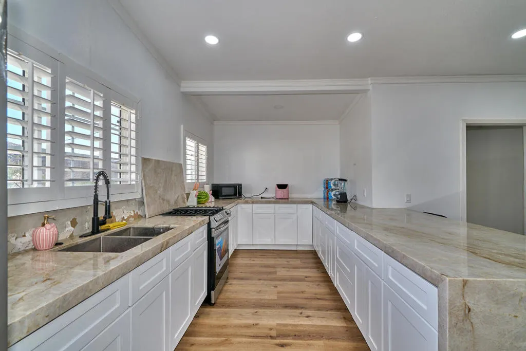 73300 Paradise Avenue, Desert Hot Springs, California 92241 home-pic-29