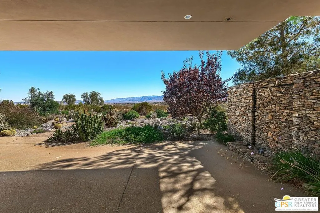 4974 Avenida Del Sol, Joshua Tree, California 92252 home-pic-12