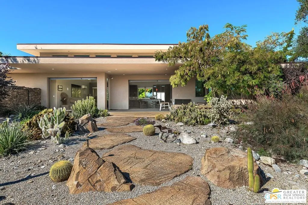 4974 Avenida Del Sol, Joshua Tree, California 92252 home-pic-0