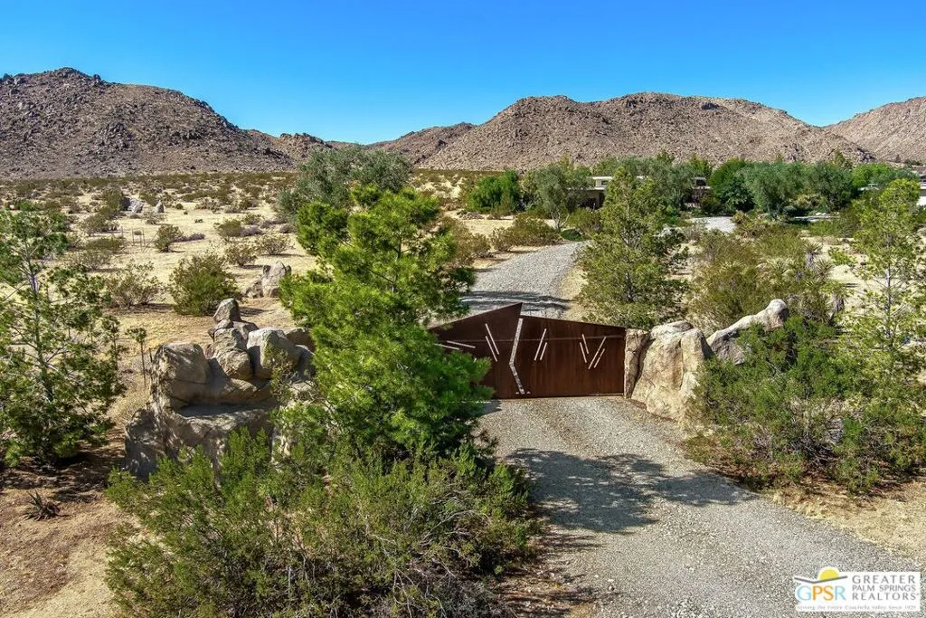 4974 Avenida Del Sol, Joshua Tree, California 92252 home-pic-32
