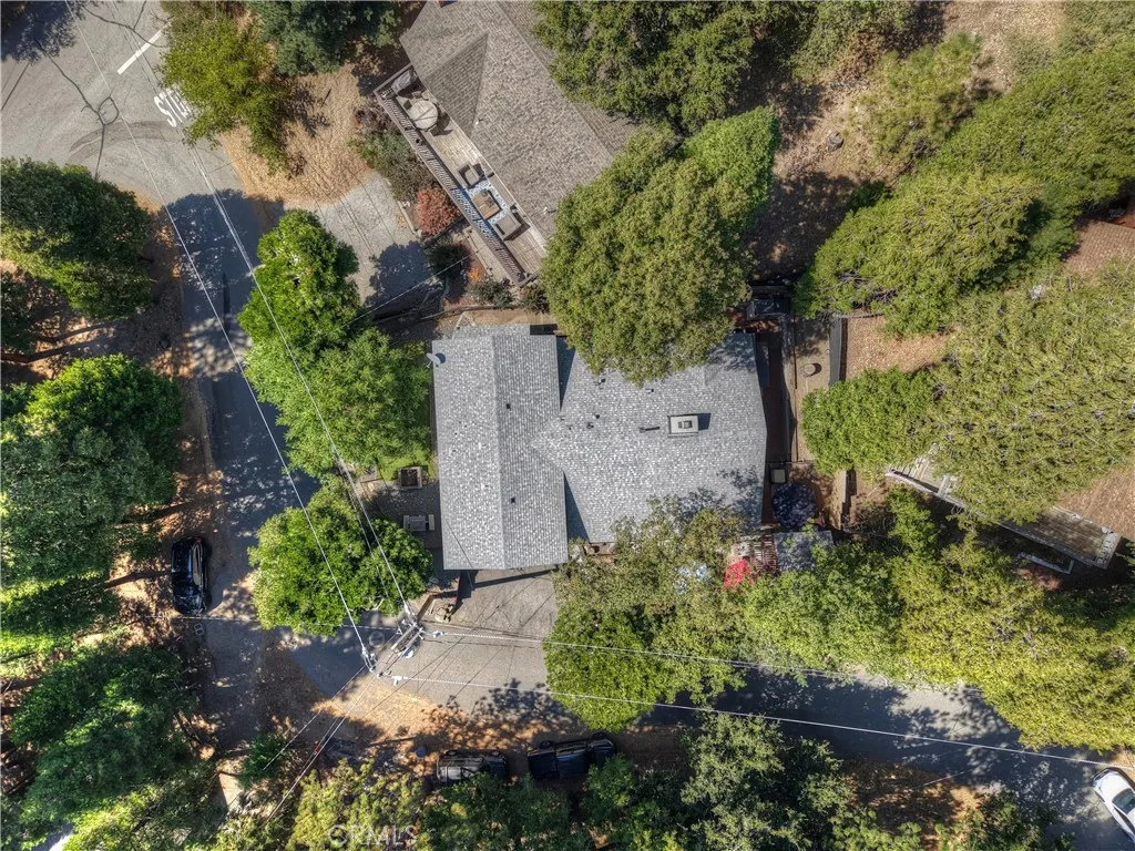 24150 Zell Court, Crestline, California 92325 home-pic-36