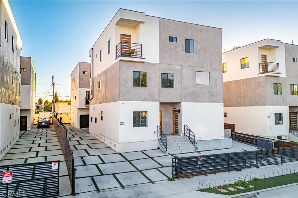 4842 W 17th Street, Los Angeles, California 90019 home-pic-13