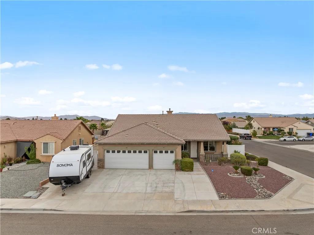 15587 Great Spirit Street, Victorville, California 92394 home-pic-1