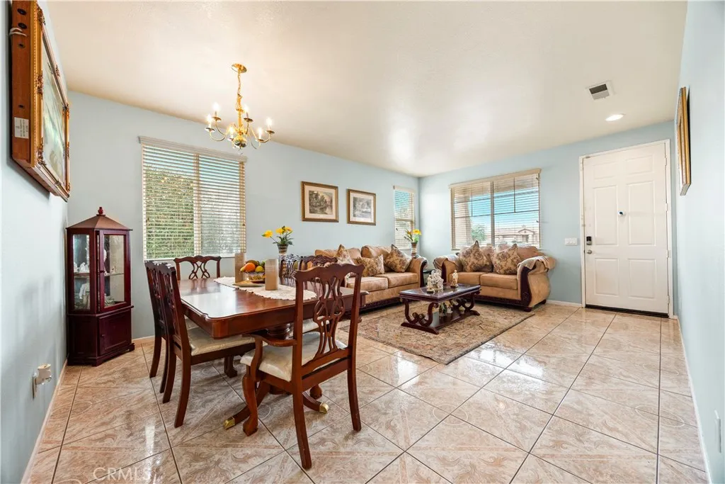 15587 Great Spirit Street, Victorville, California 92394 home-pic-11