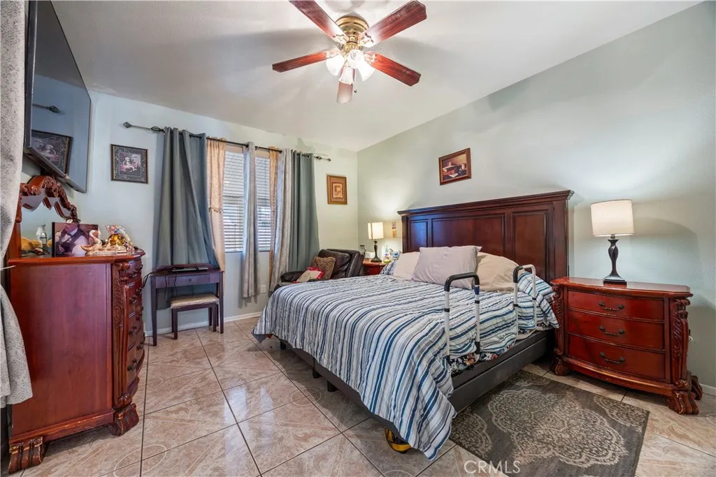 15587 Great Spirit Street, Victorville, California 92394 home-pic-23