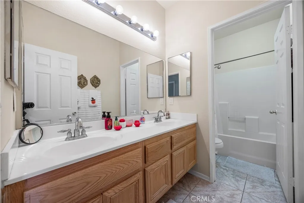 15587 Great Spirit Street, Victorville, California 92394 home-pic-38