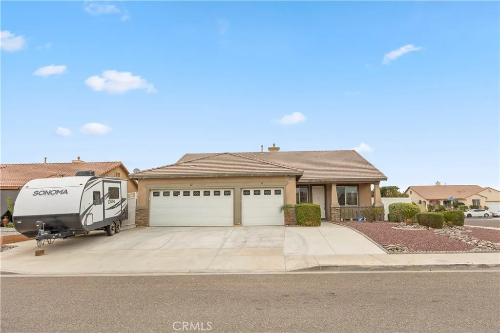 15587 Great Spirit Street, Victorville, California 92394 home-pic-3