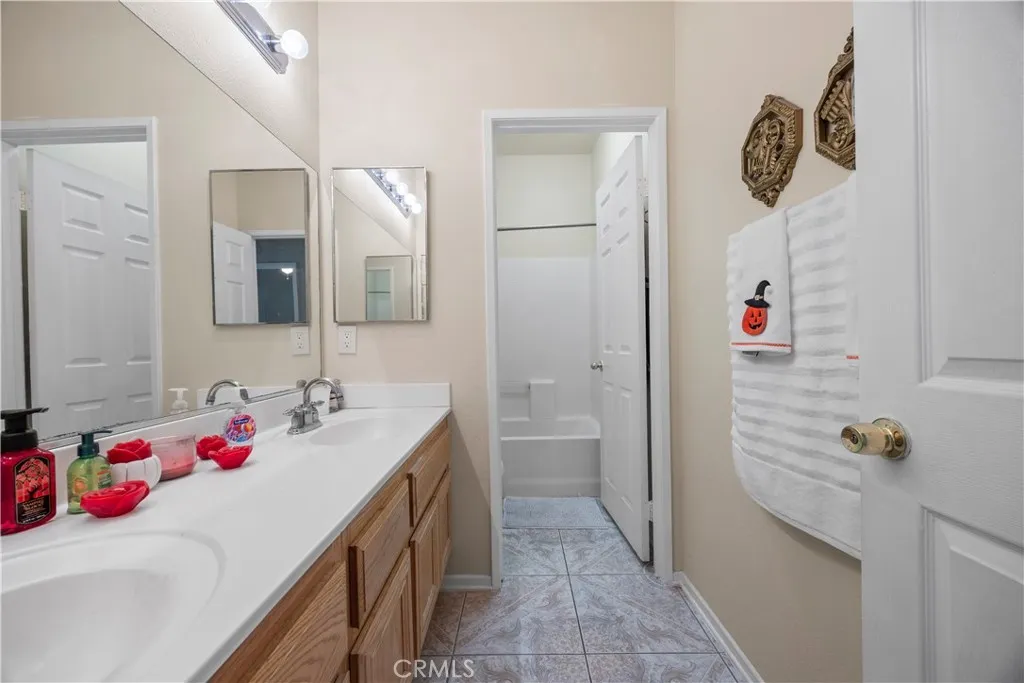 15587 Great Spirit Street, Victorville, California 92394 home-pic-39
