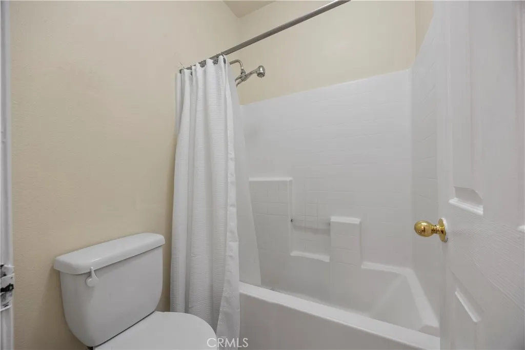 15587 Great Spirit Street, Victorville, California 92394 home-pic-40