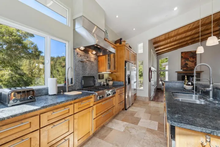 400 Dorrance Road, Boulder Creek, California 95006