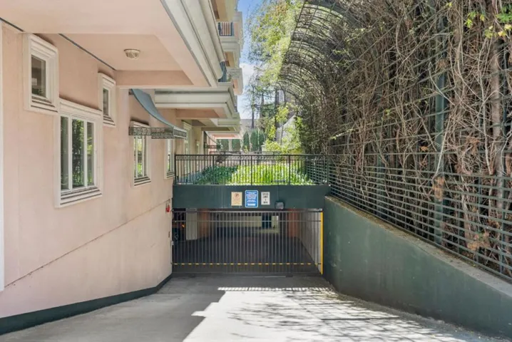 200 Sheridan Avenue 406, Palo Alto, California 94306