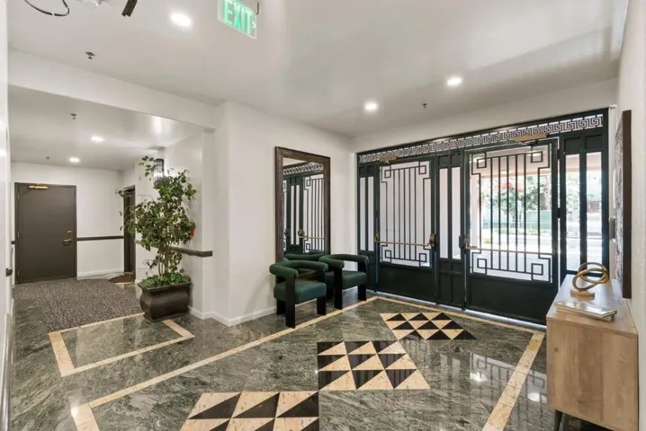 200 Sheridan Avenue 406, Palo Alto, California 94306